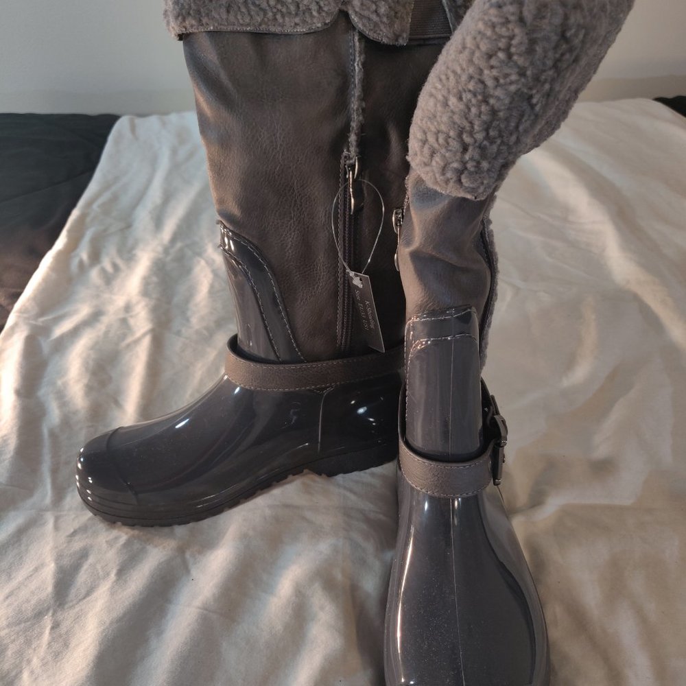 Henry Ferrera Knee High Fur Waterproof Boots
